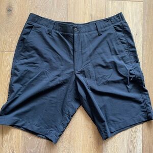 New Men's Size 40 Under Armour Shorts, Loose, Black, Golf Shorts